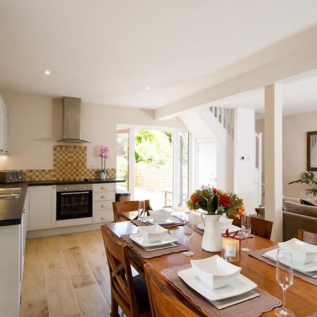 'Orchard Croft Lodge - Chichester', Book-Direct, New Home 1,367 Sq' Ft' , Can Sleep 8 On Request , Split & Link 'Super King' Size Beds, Free Wi-Fi, Sky Tv & Sky Sports, 9 - Minutes From West Wittering Beach, Very Quiet Location, Dog Friendly Esterno foto