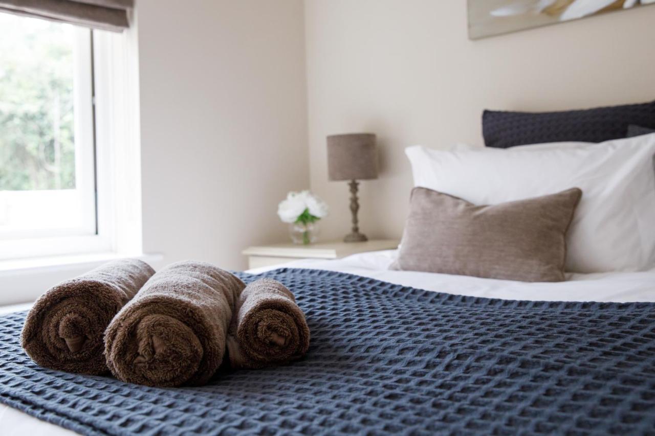 'Orchard Croft Lodge - Chichester', Book-Direct, New Home 1,367 Sq' Ft' , Can Sleep 8 On Request , Split & Link 'Super King' Size Beds, Free Wi-Fi, Sky Tv & Sky Sports, 9 - Minutes From West Wittering Beach, Very Quiet Location, Dog Friendly Esterno foto