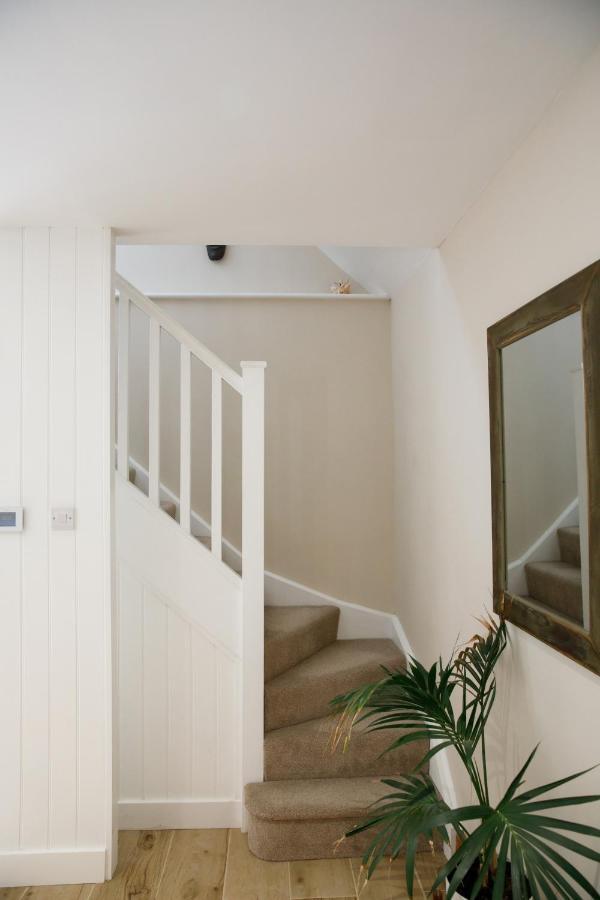 'Orchard Croft Lodge - Chichester', Book-Direct, New Home 1,367 Sq' Ft' , Can Sleep 8 On Request , Split & Link 'Super King' Size Beds, Free Wi-Fi, Sky Tv & Sky Sports, 9 - Minutes From West Wittering Beach, Very Quiet Location, Dog Friendly Esterno foto